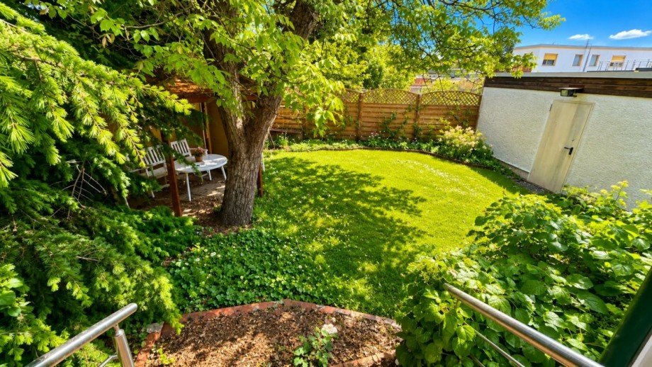 Garten Teil1 Bungalow Berlin
