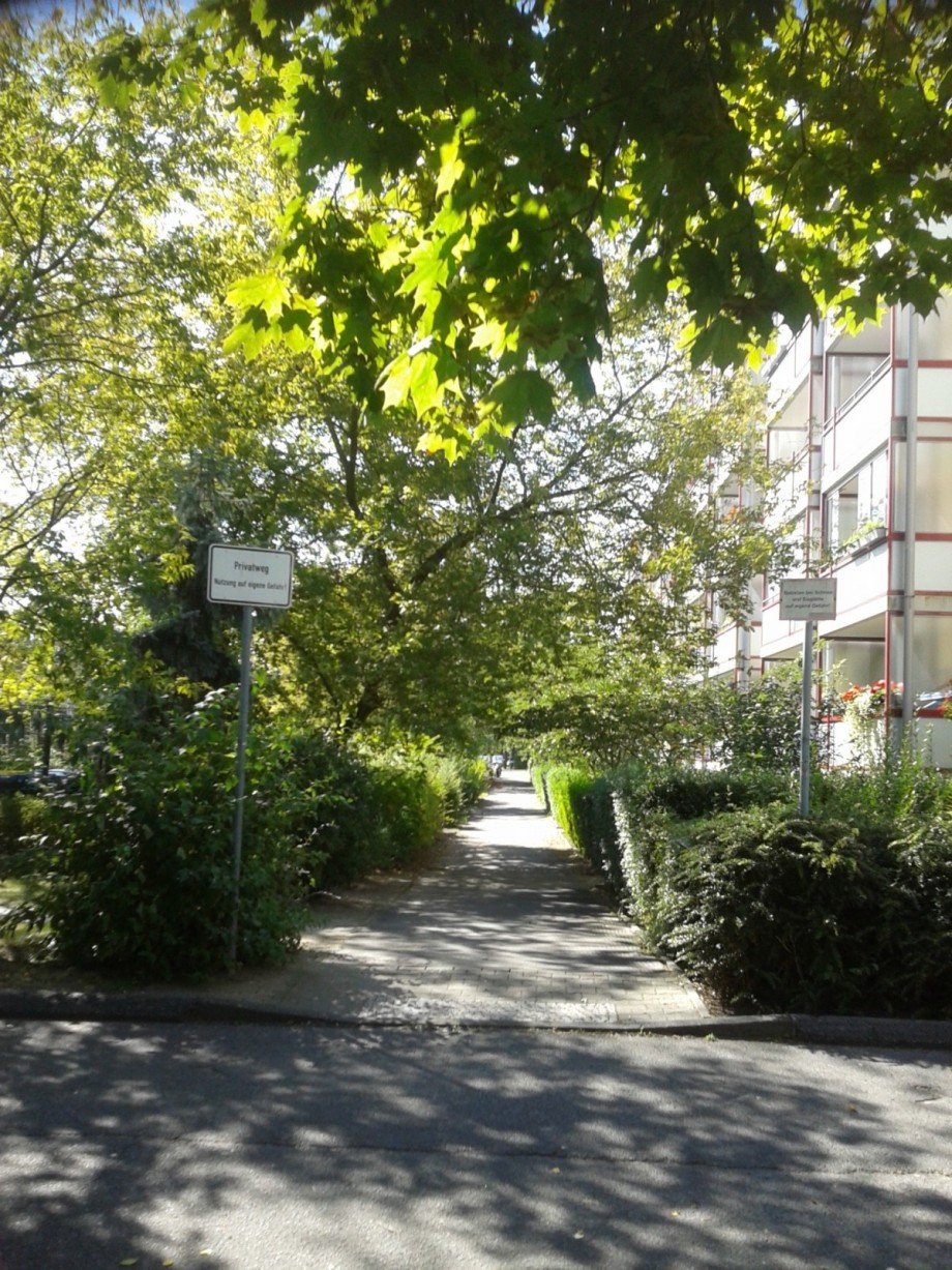 Weg vor dem Haus Etagenwohnung Berlin