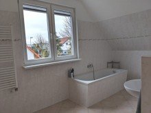 Badezimmer OG Traumhaftes Einfamilienhaus in Mahlsdorf-Nord - Frisch renoviert und einzugsbereit
