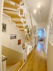 Treppe 1. OG Neuwertiges Reihenhaus in fu�l�ufiger Entfernung zum U- Bahnhof Kienberg