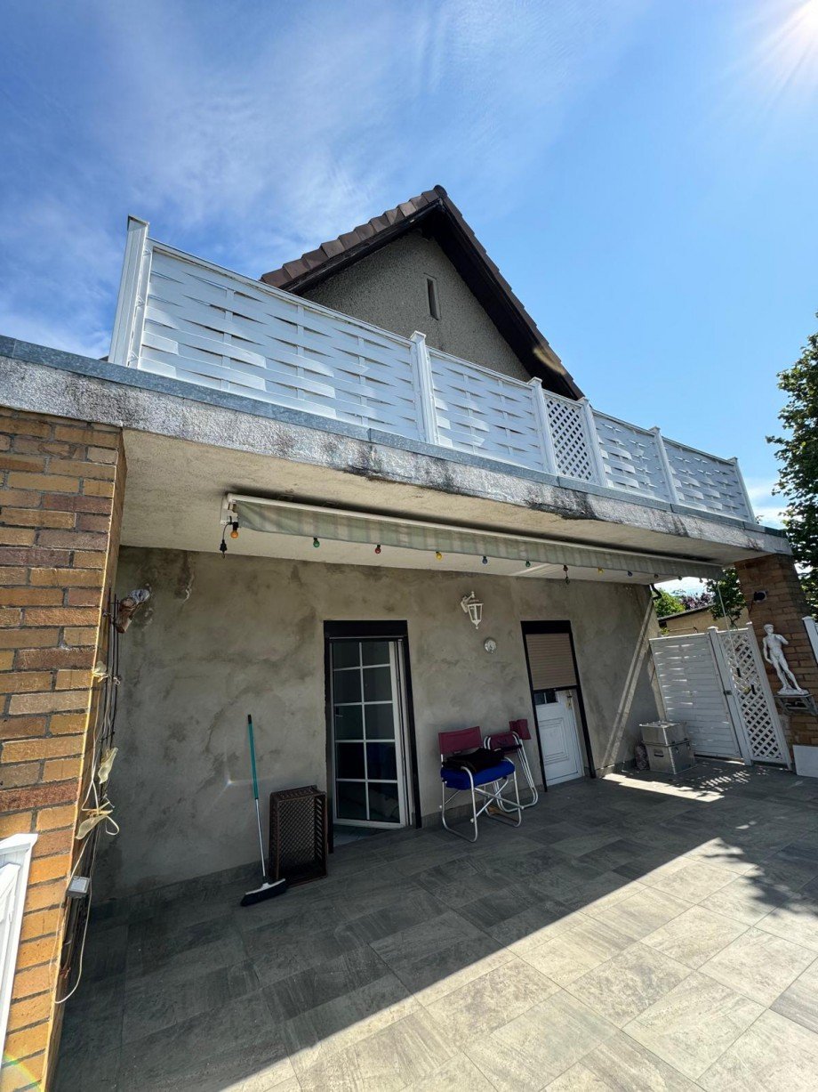 Seitenansicht Haus Balkon/ Terrasse Einfamilienhaus Berlin