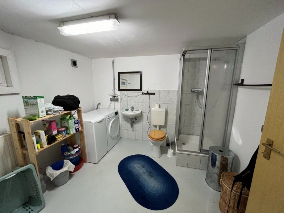 Badezimmer Keller Doppelhaush�lfte Berlin