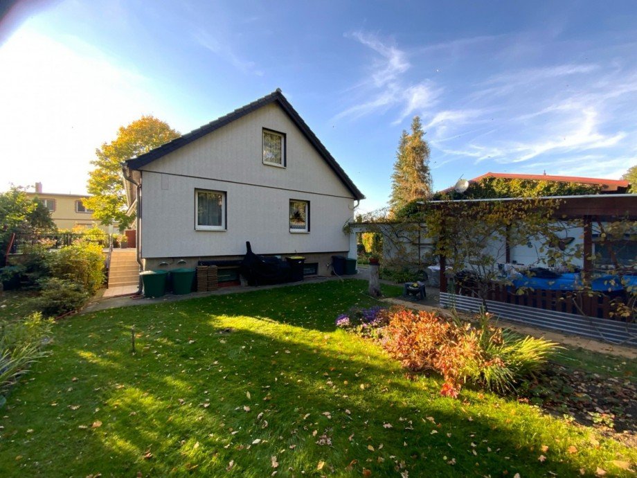 Hausansicht aus dem Garten Einfamilienhaus Hennigsdorf