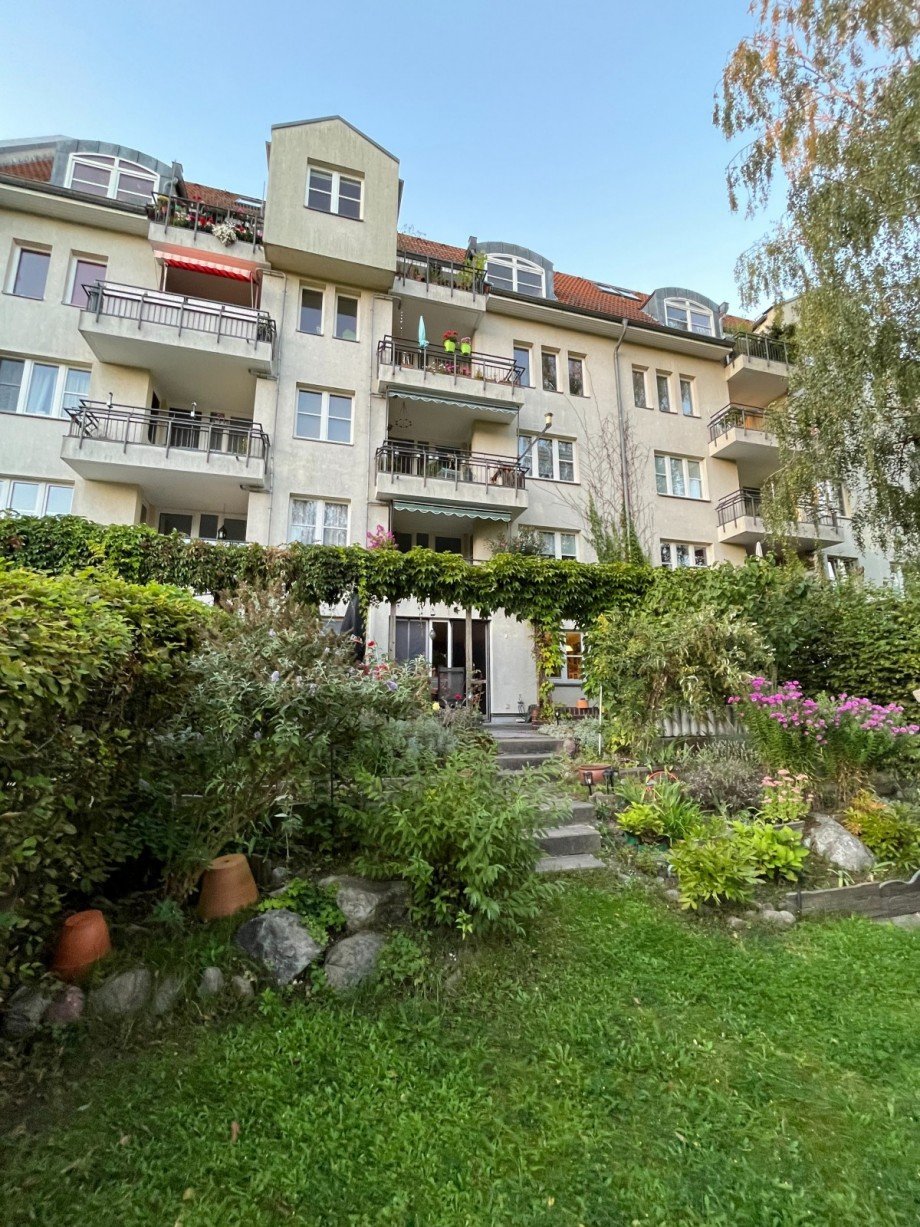 Blick aus dem Garten Wohnung Berlin