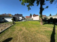 Rasenfl�che Seen�he - Einzigartiges Einfamilienhaus mit Keller, Garage und Pool in Lehnin