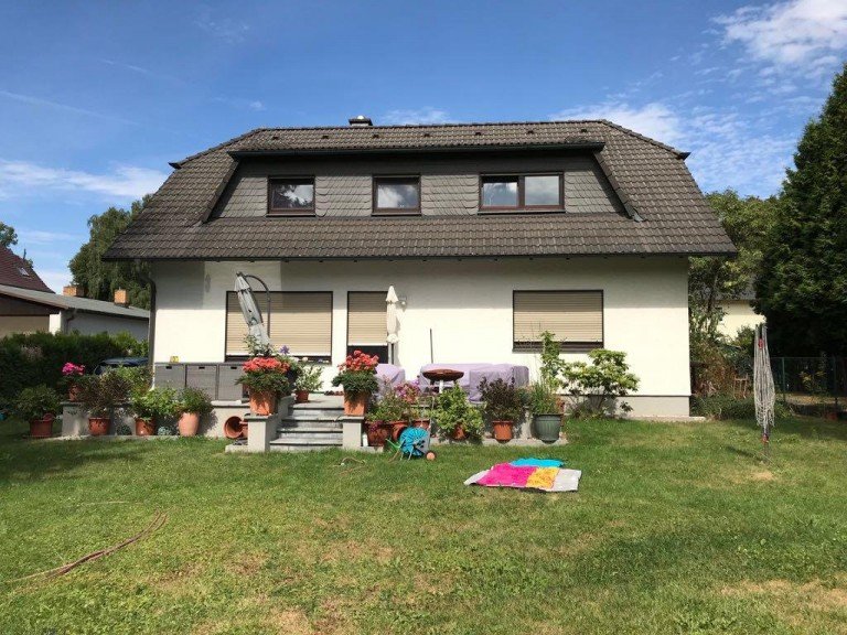 Hausansicht Berlin Einfamilienhaus Zweifamilienhaus in Mahlsdorf Nord