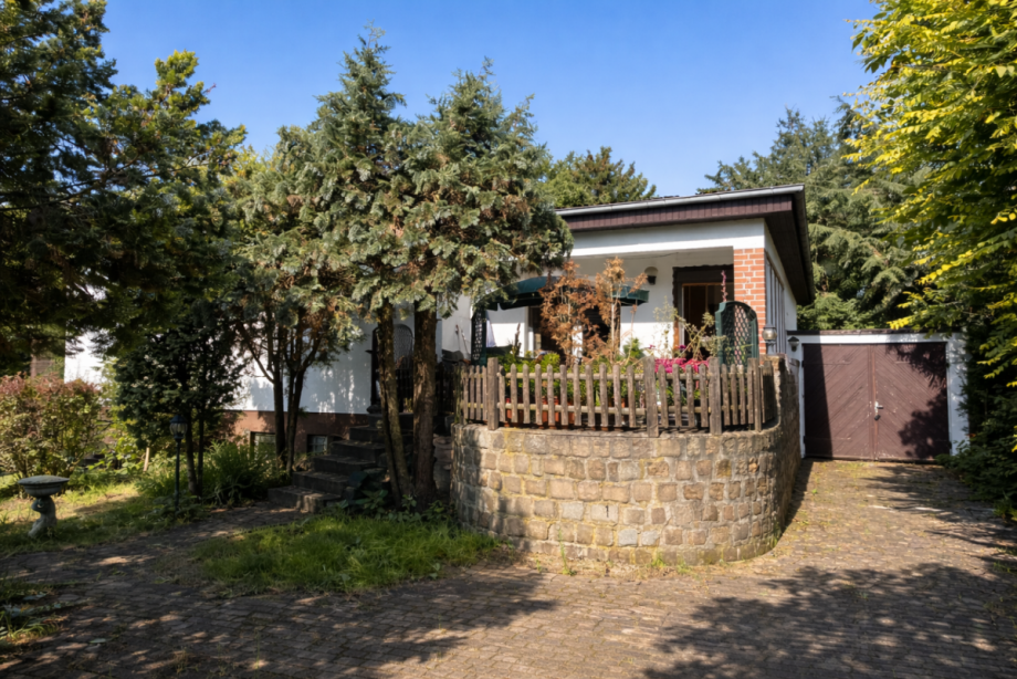 Hausansicht von der Stra�e Einfamilienhaus Berlin