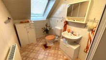 Bad 1 DG EFH mit Keller  am U-Bahnhof Berlin-Elsterwerdaer Platz (Fu�l�ufig in nur 7 min)