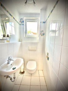 WC EG Individuelles Architektenhaus mit Pool und 7 Zimmern