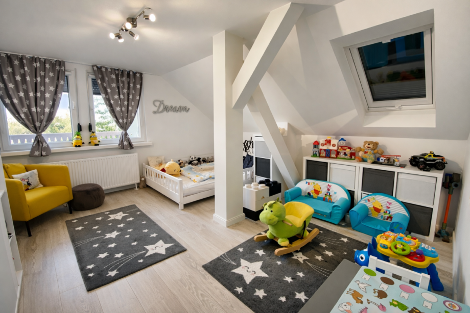 Kinderzimmer (DG Vorderhaus) Zweifamilienhaus Berlin