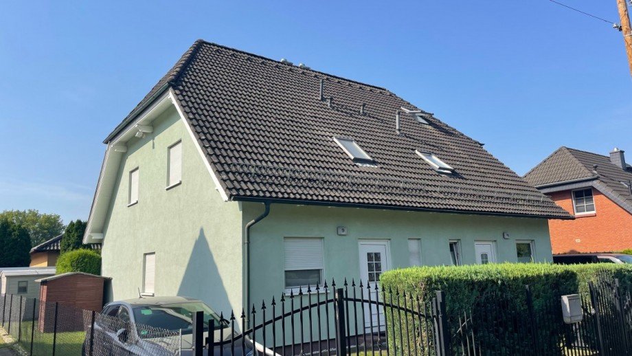 Blick von der Strasse Doppelhaush�lfte Berlin