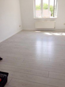 3. Etage oben rechts Wohnzimmer Mehrfamilienhaus in Top Lage von Biesdorf Nord