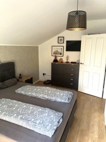 Schlafzimmer DG Exklusives Einfamilienhaus in gr�ner & ruhiger Umgebung von Mahlsdorf S�d