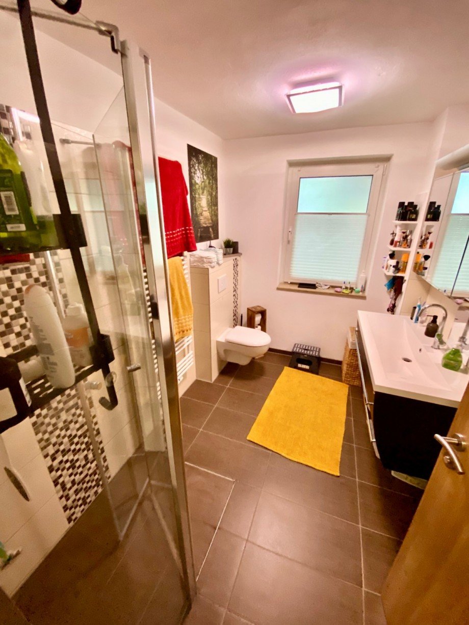 Bad mit Dusche Erdgeschoss Einfamilienhaus K�nigs Wusterhausen