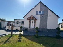 Hausansicht Seen�he - Einzigartiges Einfamilienhaus mit Keller, Garage und Pool in Lehnin