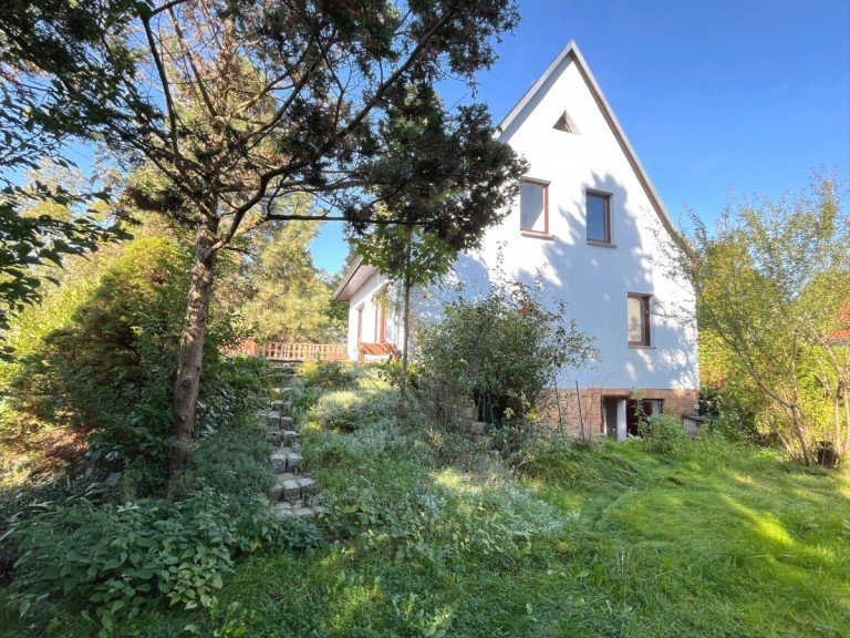 Hausansicht Berlin Einfamilienhaus Familienfreundliches Einfamilienhaus mit gro�em Garten in Berlin-Biesdorf Nord