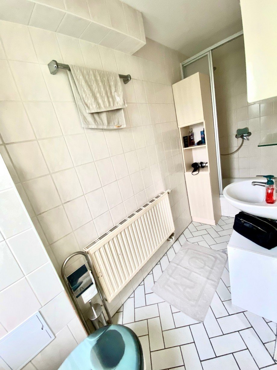 Bad mit Dusche (Hinterhaus EG) Zweifamilienhaus Berlin