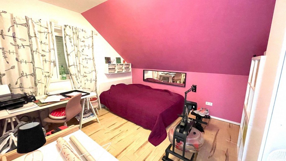 Zimmer 3 DG Einfamilienhaus Berlin