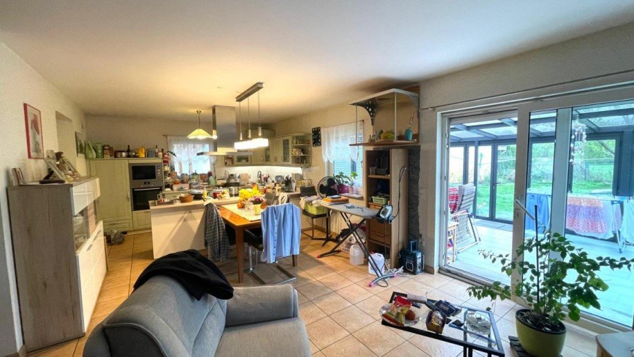 Wohnzimmer & K�che Einfamilienhaus M�hlenbeck