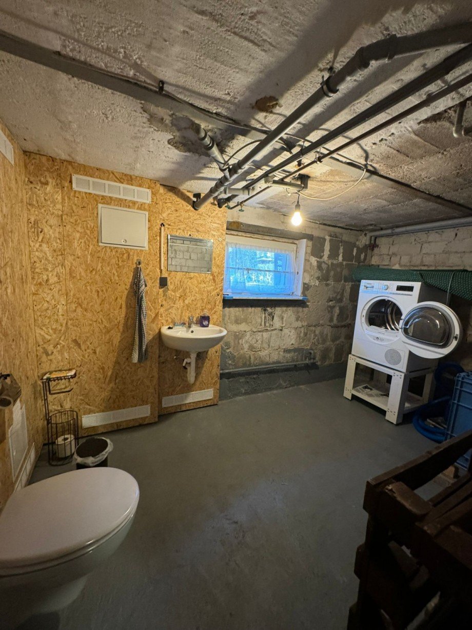 Kellertoilette und W�scheraum Einfamilienhaus Hennigsdorf