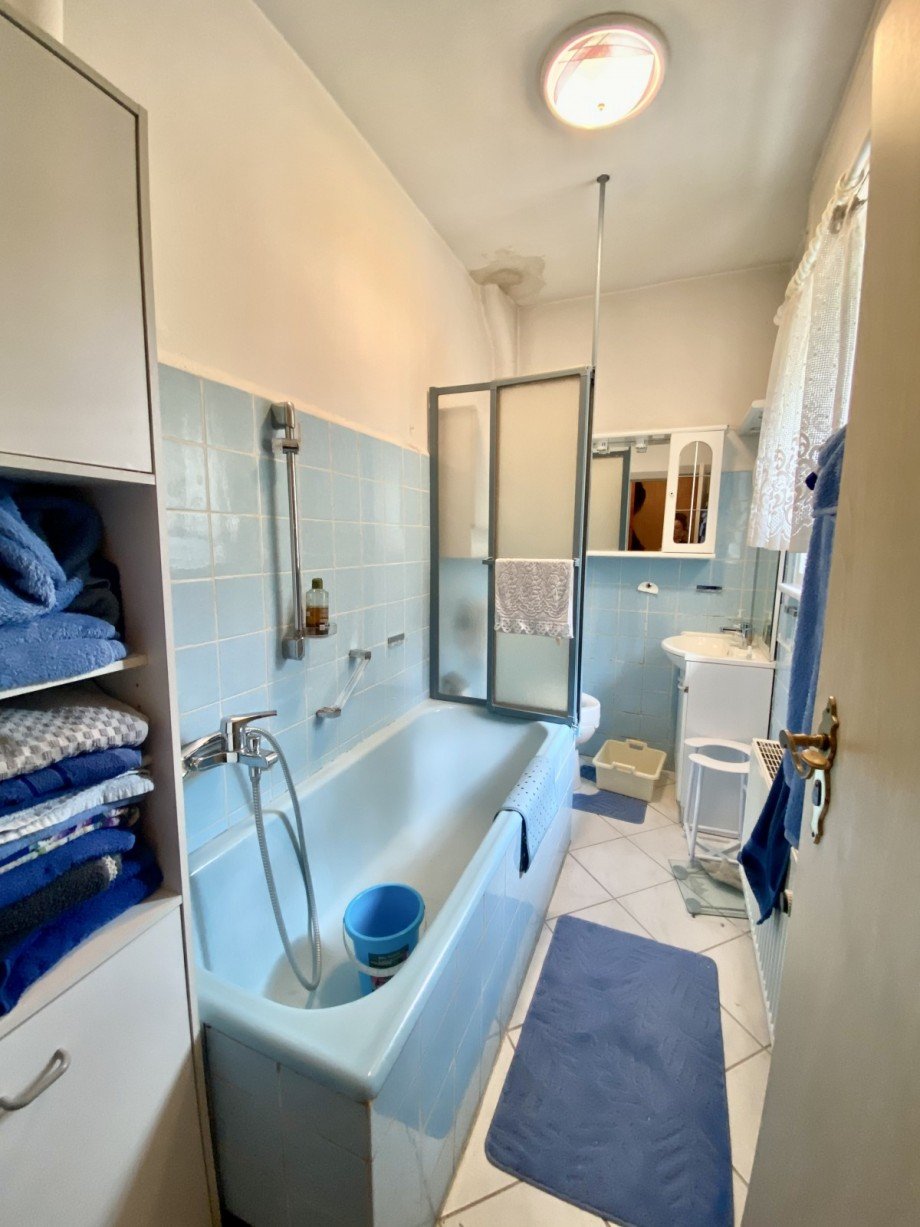 Bad mit Wanne Einfamilienhaus Berlin