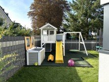 Spielplatz Exklusives Einfamilienhaus in gr�ner & ruhiger Umgebung von Mahlsdorf S�d