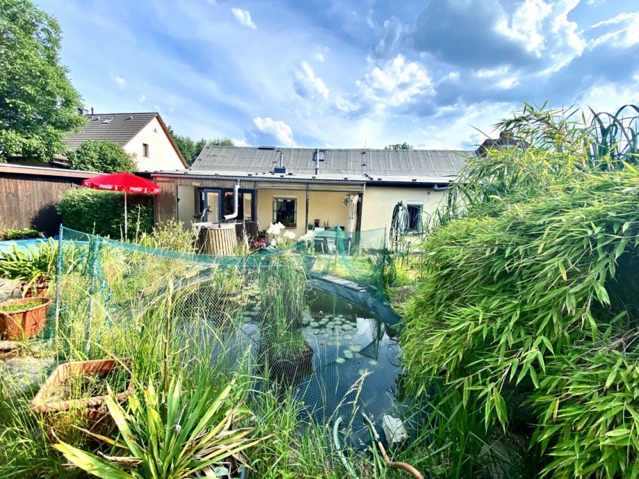 Hausansicht vom Garten Bungalow Berlin