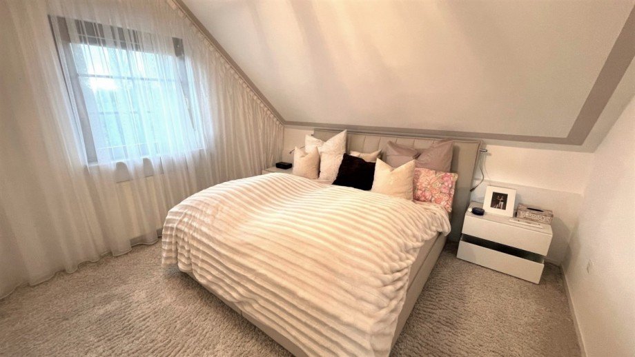 Schlafzimmer DG Einfamilienhaus Berlin