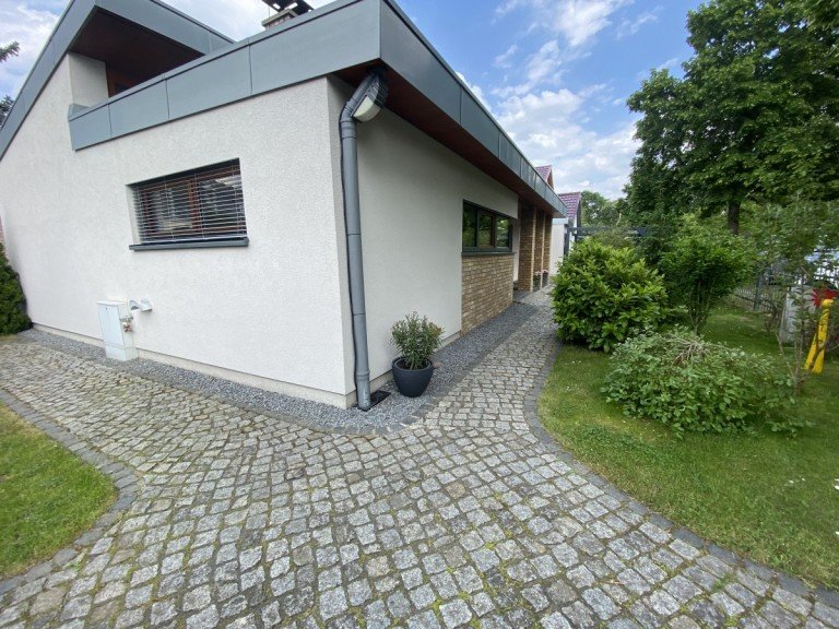 Hausansicht Berlin Einfamilienhaus Zwei Altersgerechte Bungalows + nahe Kaulsdorfer See +