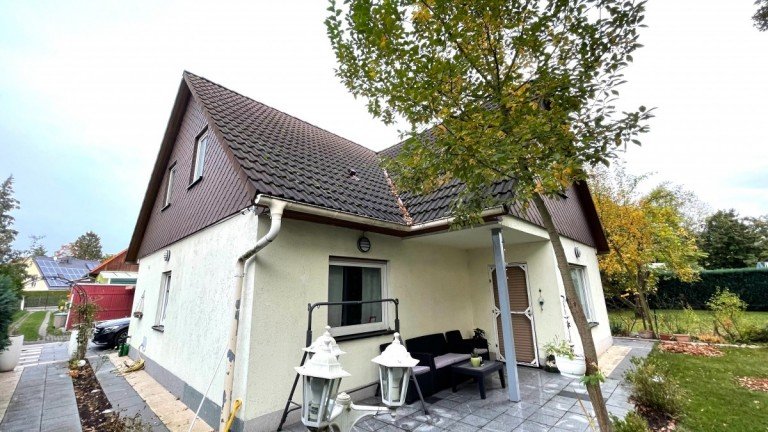 Hausansicht Berlin Einfamilienhaus Top-Lage in Berlin Kaulsdorf nahe S-Bahnhof Kaulsdorf mit neuer Heizung
