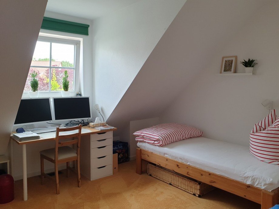 Zimmer 2 DG Reihenmittelhaus Berlin