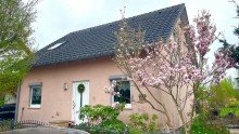 Hausansicht lWohnen mit Sonne im Herzen - Einfamilienhaus mit S�dgarten & Wintergartenidylle in M�hlenbeck