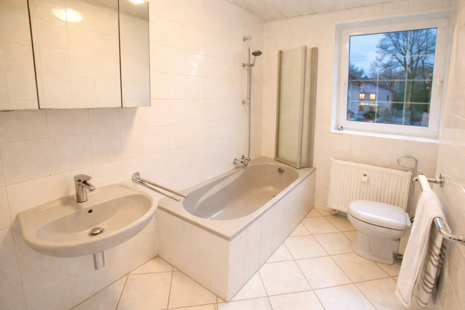 Badezimmer EG Mehrfamilienhaus Berlin