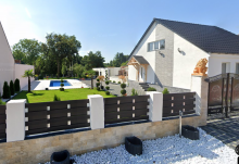 Ansicht von der Strasse Seen�he - Einzigartiges Einfamilienhaus mit Keller, Garage und Pool in Lehnin